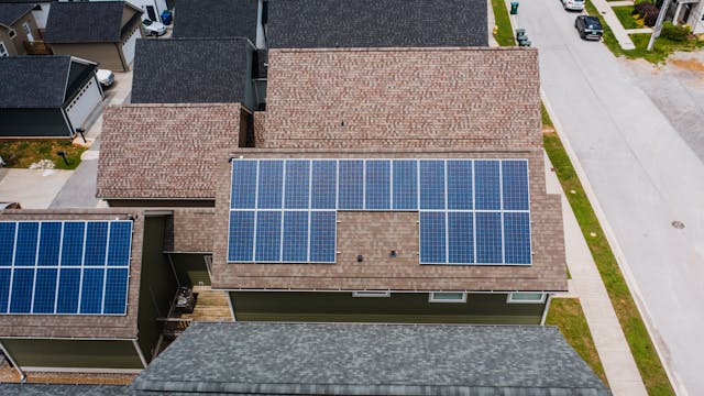advantages of keeping your solar panels clean