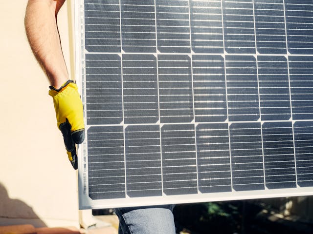 Effective strategies for cleaning solar panels